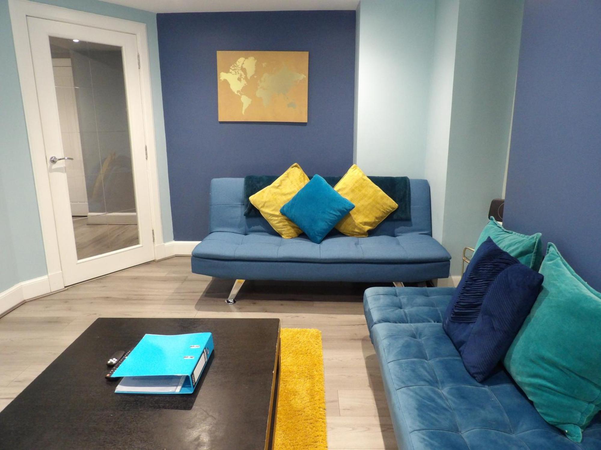 Lovely 3 Bedroom Apartment With Private Garden In Edinburgh City Centre Exterior photo