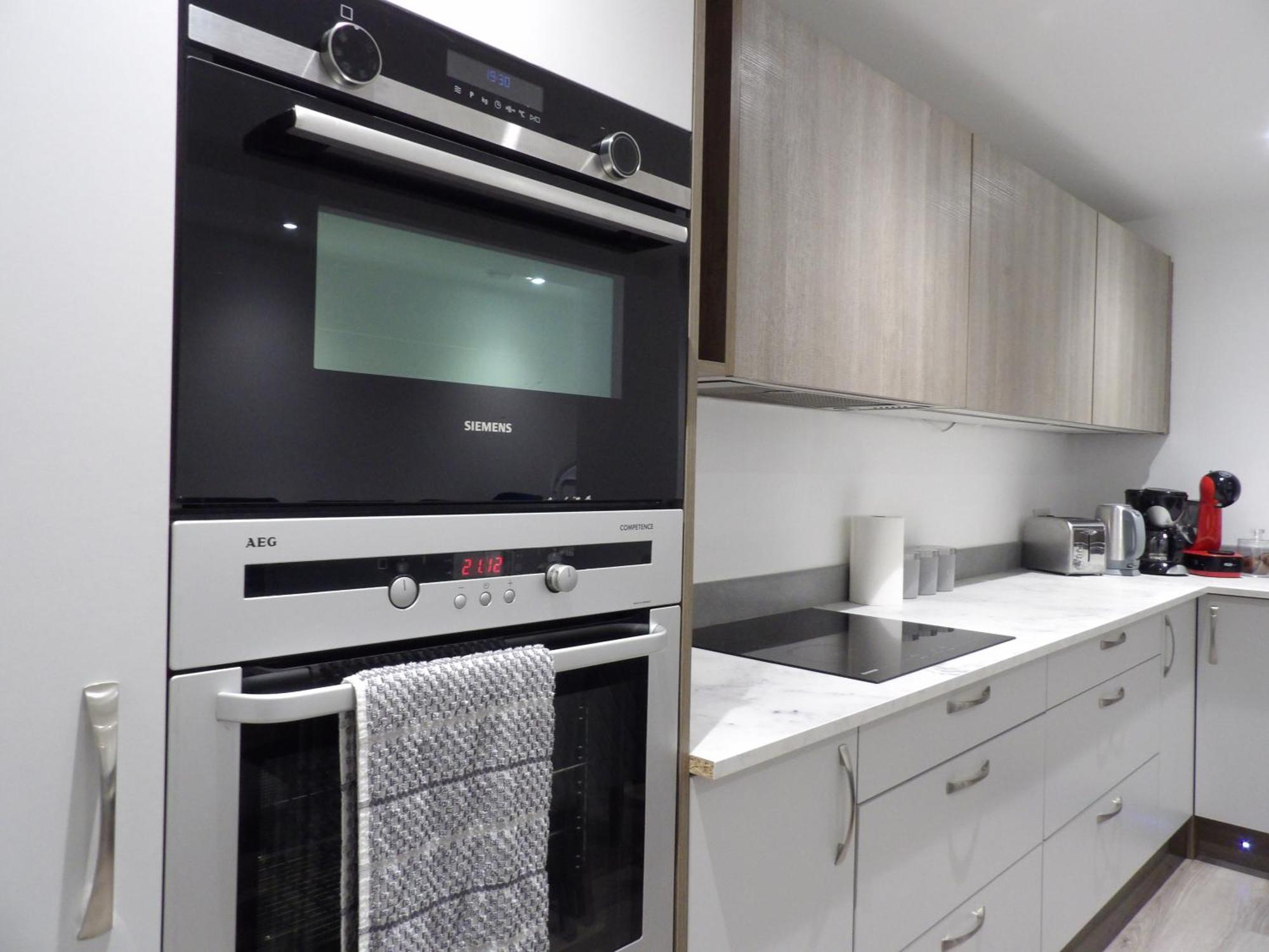 Lovely 3 Bedroom Apartment With Private Garden In Edinburgh City Centre Exterior photo