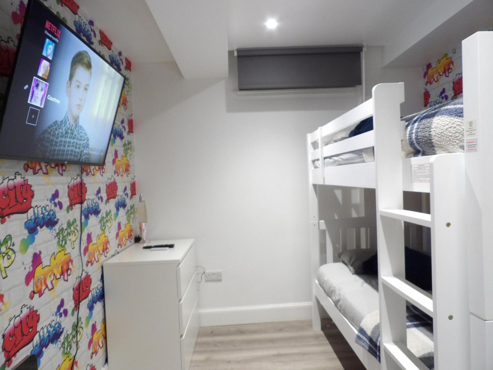 Lovely 3 Bedroom Apartment With Private Garden In Edinburgh City Centre Exterior photo
