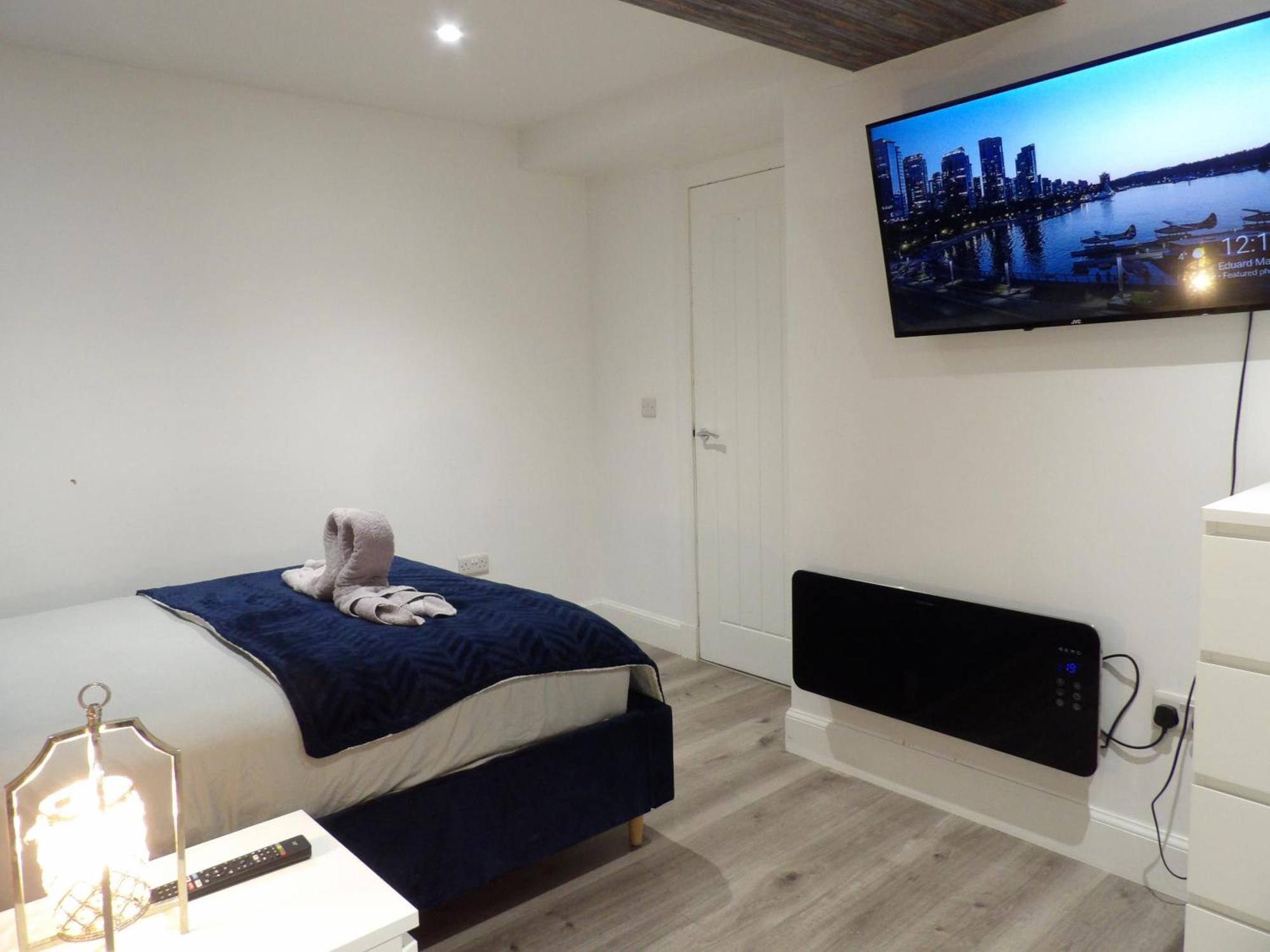Lovely 3 Bedroom Apartment With Private Garden In Edinburgh City Centre Exterior photo