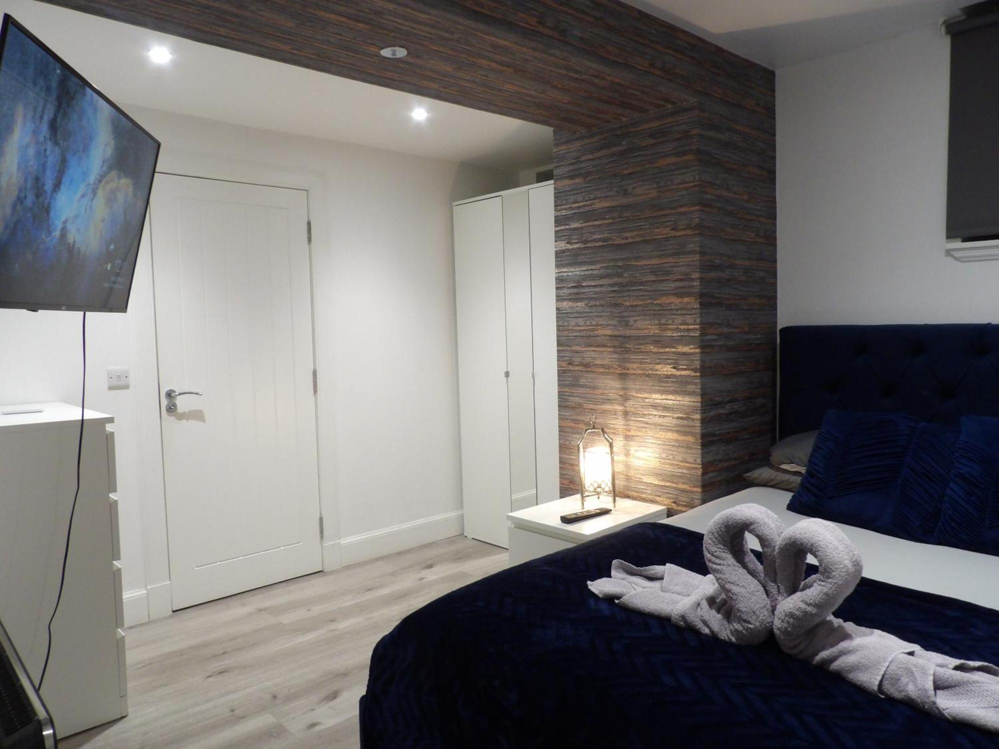 Lovely 3 Bedroom Apartment With Private Garden In Edinburgh City Centre Exterior photo