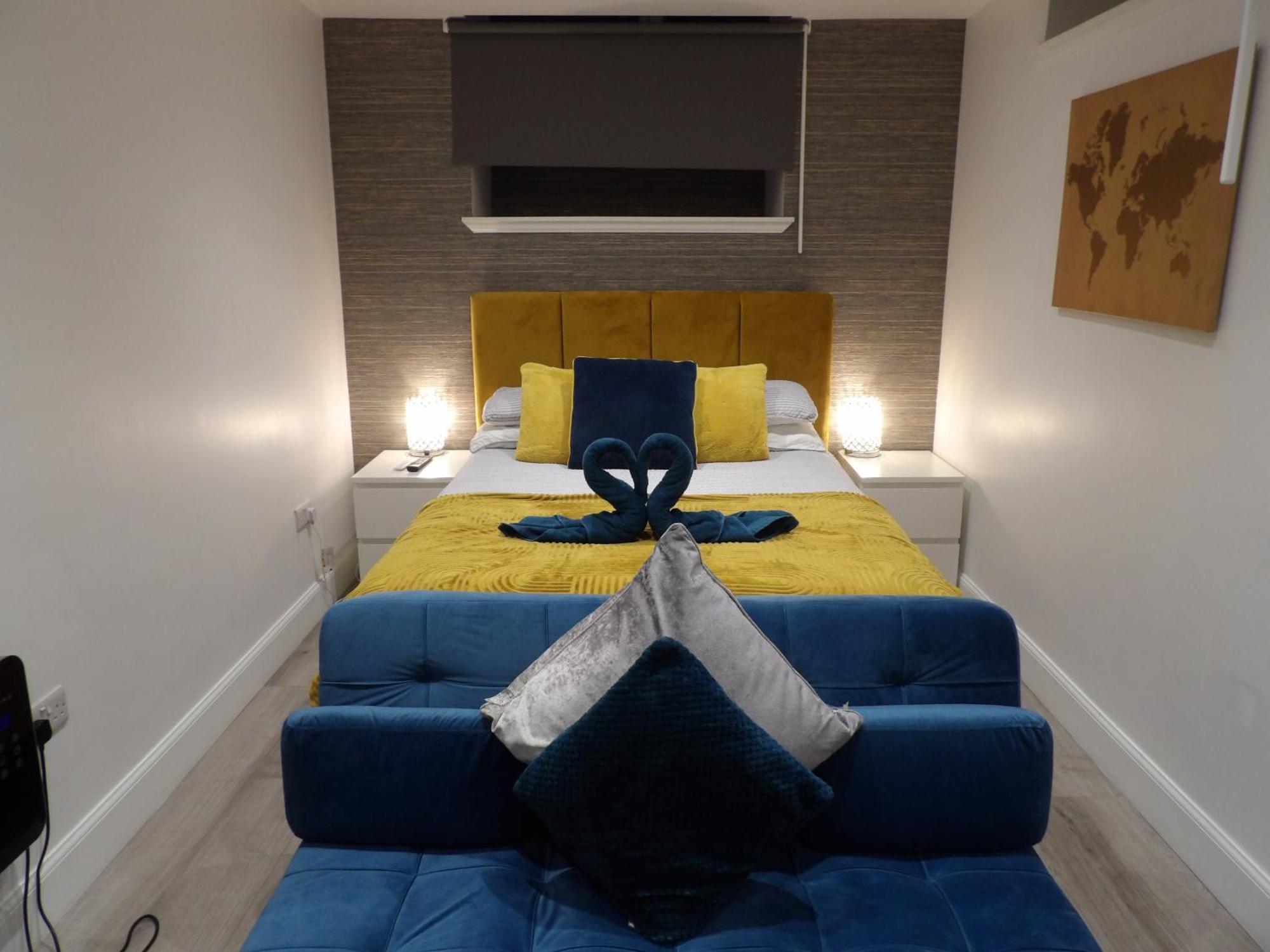 Lovely 3 Bedroom Apartment With Private Garden In Edinburgh City Centre Exterior photo