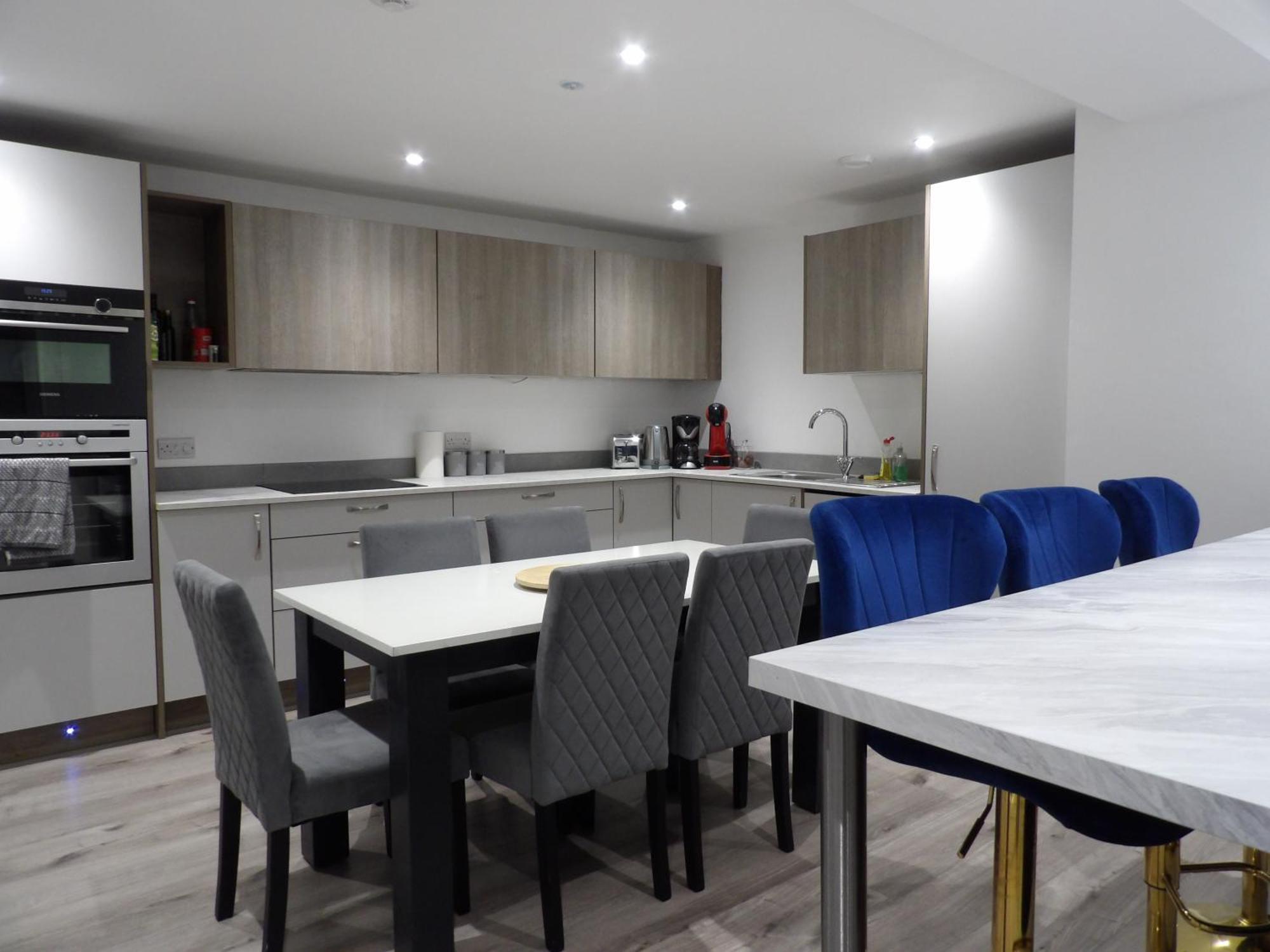 Lovely 3 Bedroom Apartment With Private Garden In Edinburgh City Centre Exterior photo
